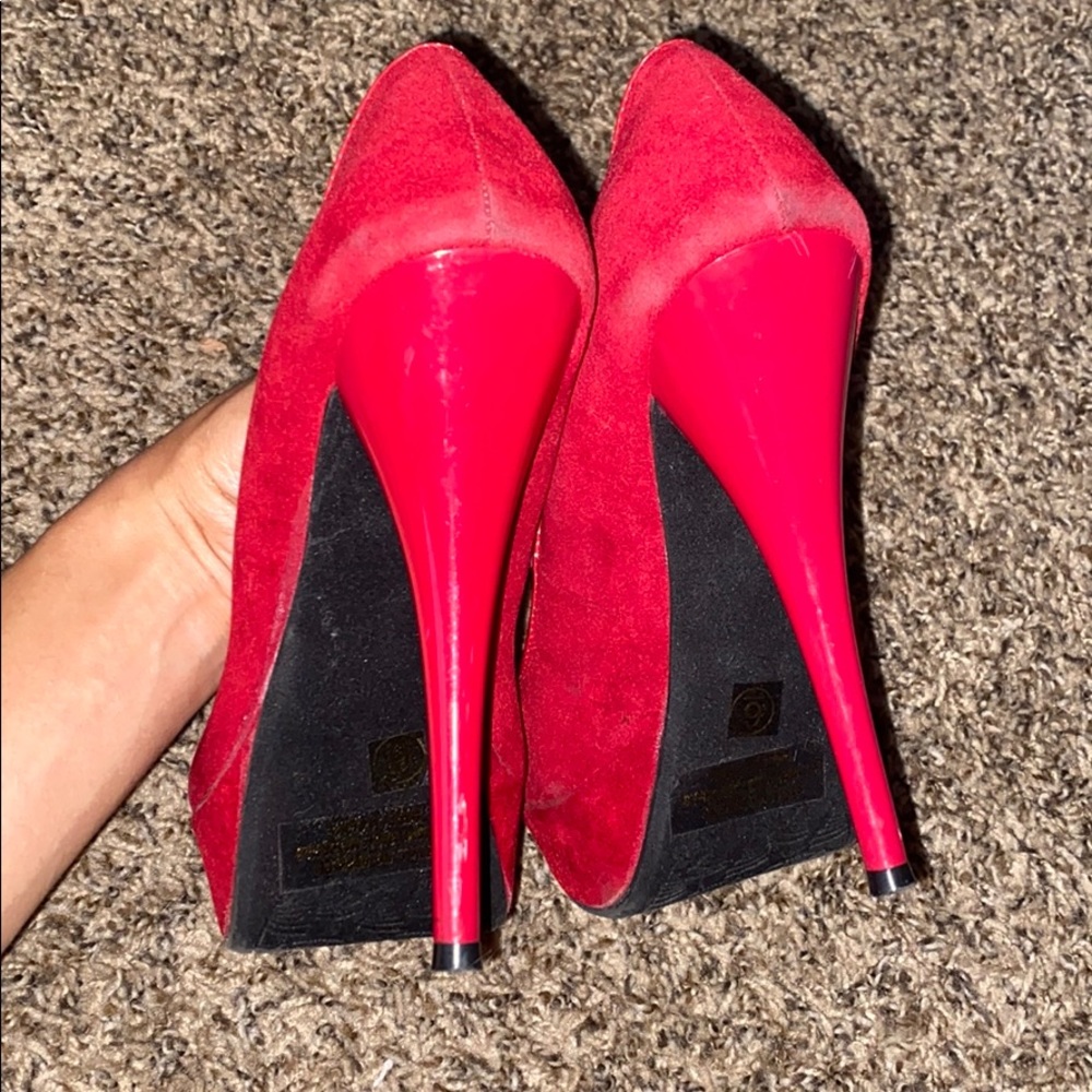 Red Heels 👠 - Picture 5 of 6